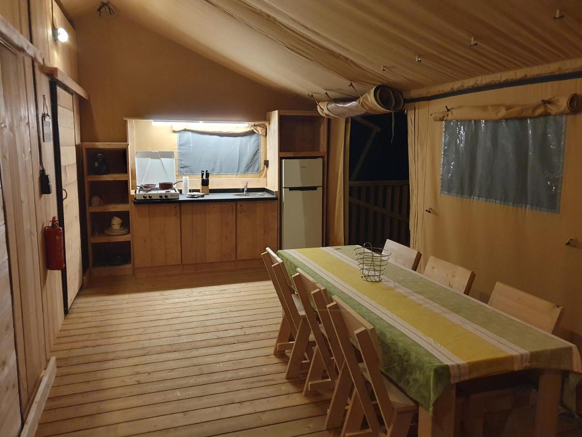 Luxury Safari Tents At Moulin Du Pommier Glamping & Camping Saulgond Eksteriør bilde