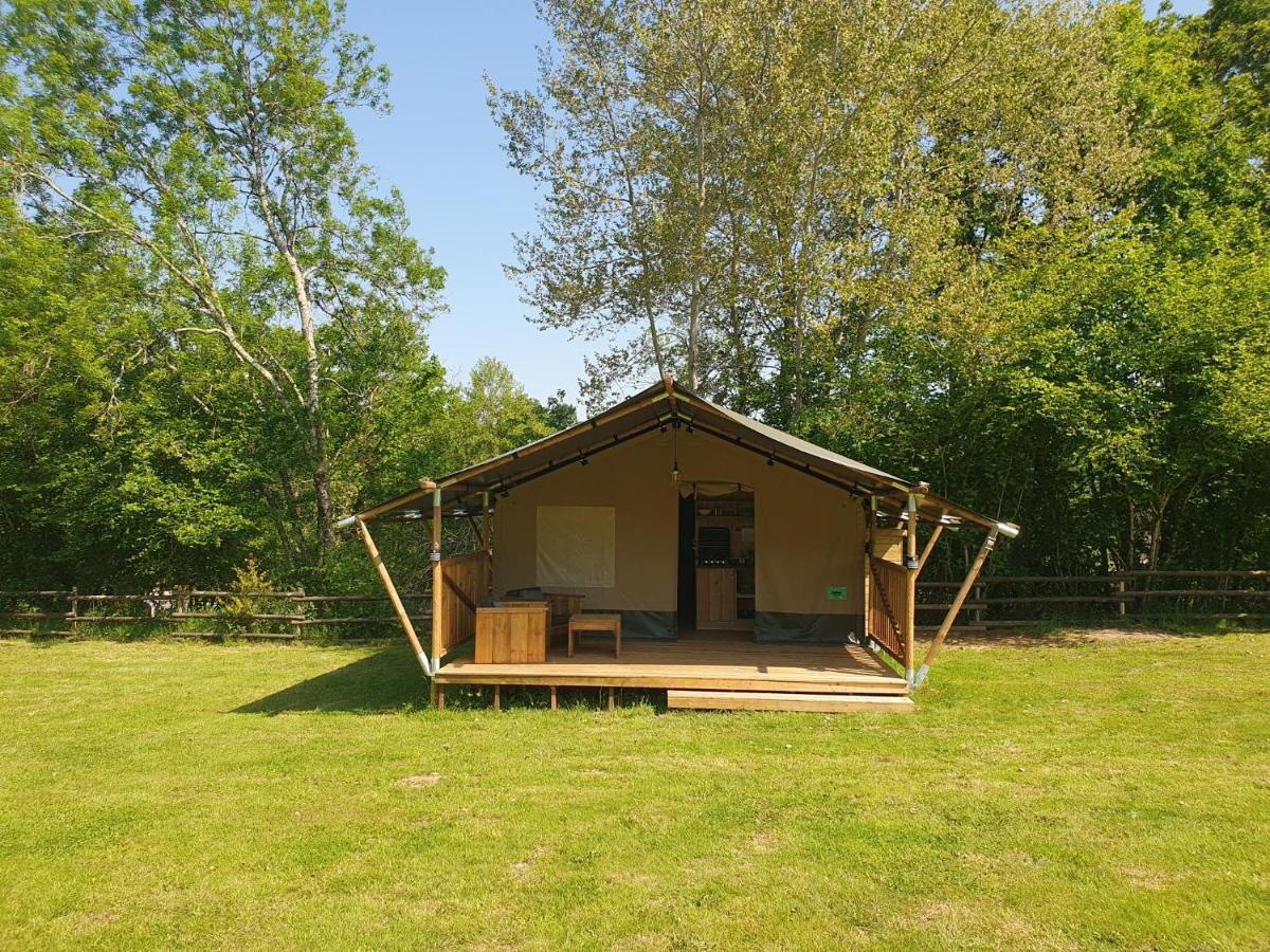 Luxury Safari Tents At Moulin Du Pommier Glamping & Camping Saulgond Eksteriør bilde